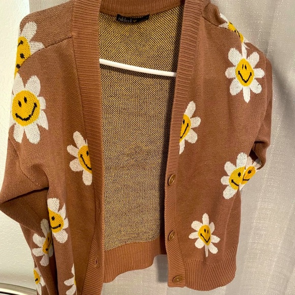 Cardigan, never worn, cozy,brown, flowers - Picture 4 of 5